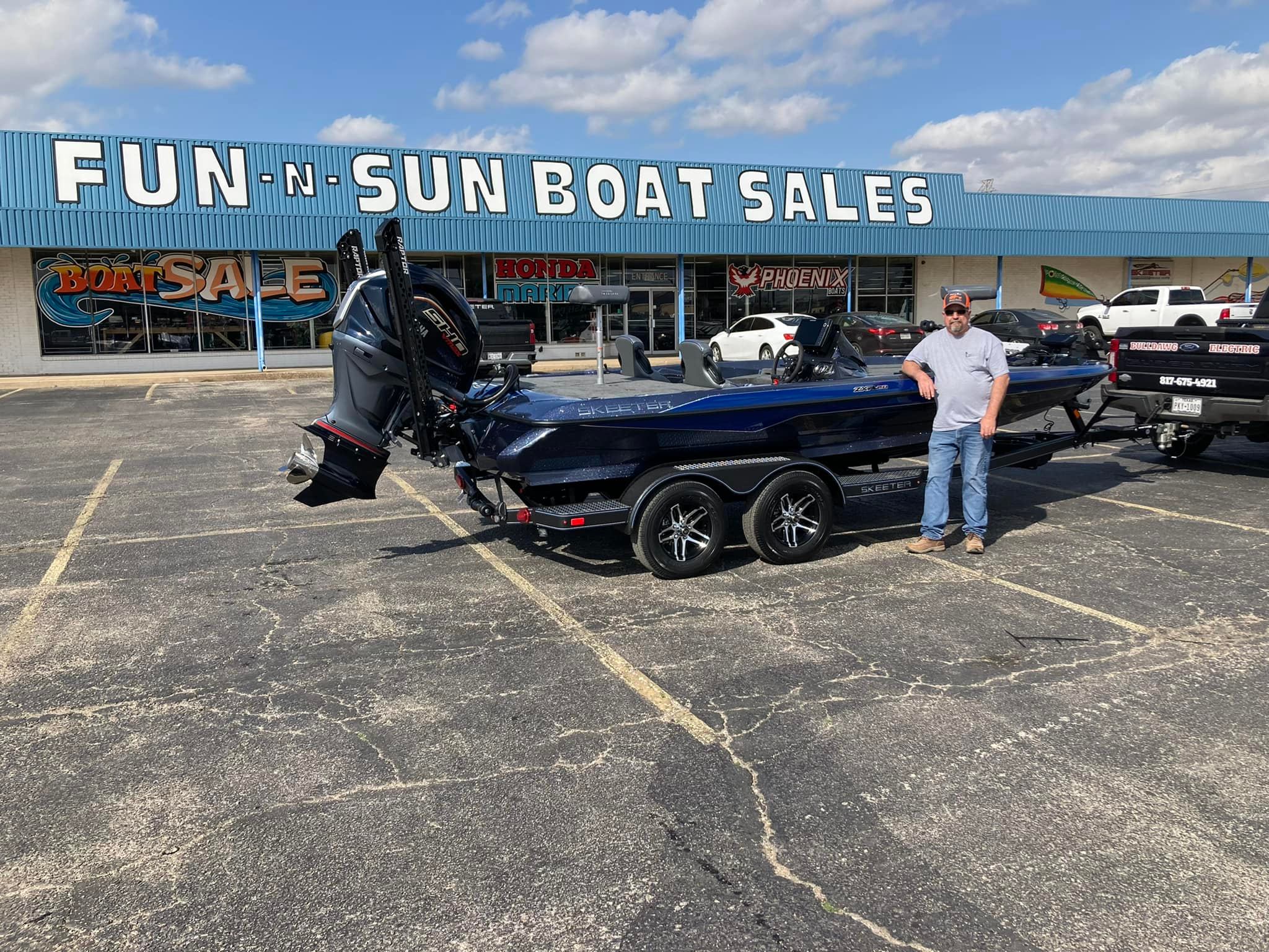 ロビン Congratulations to Les Haralson on his purchase of a beautiful