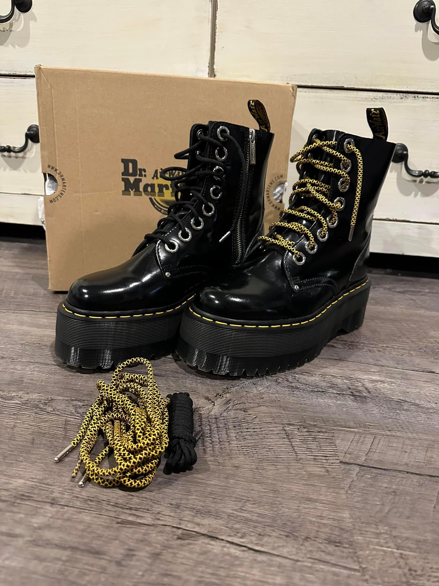 ドクターマーチン NEWTON ホワイト 23cm UK3 Dr. Martens 1460 THE 