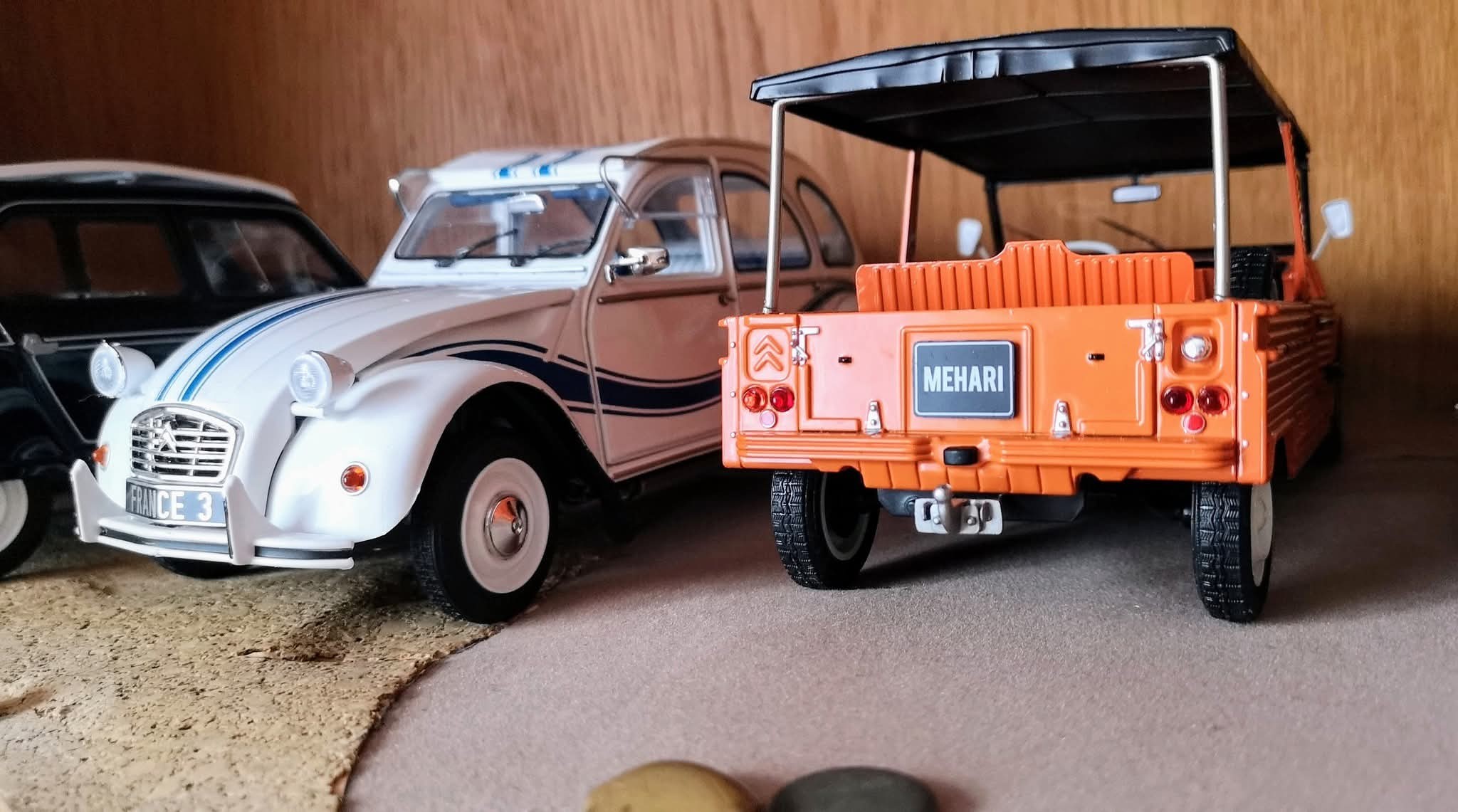 Maquette Norev 1/43 Citroën Traction 11BL Fourgonnette Ambulance – Occasion Bon état