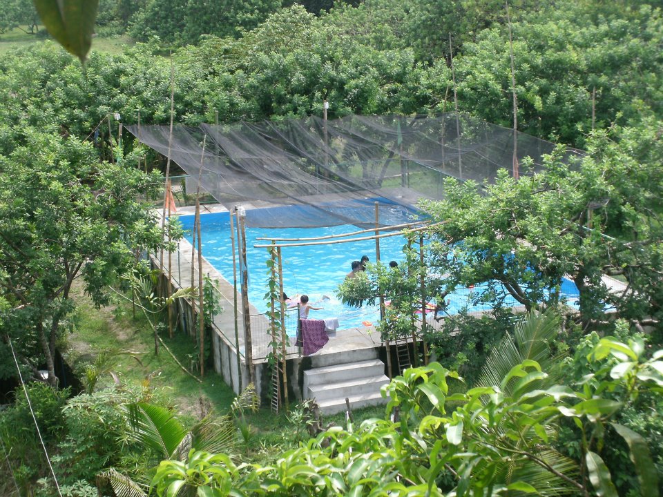 IM Brookside Pool | Porac