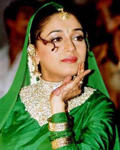 hum aapke hain kaun green dress Madhuri F2-26