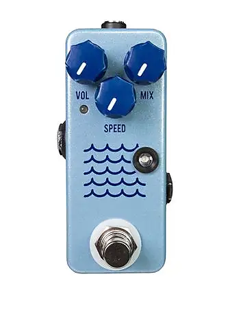 What type of tremolo bias does the JHS Tidewater use?