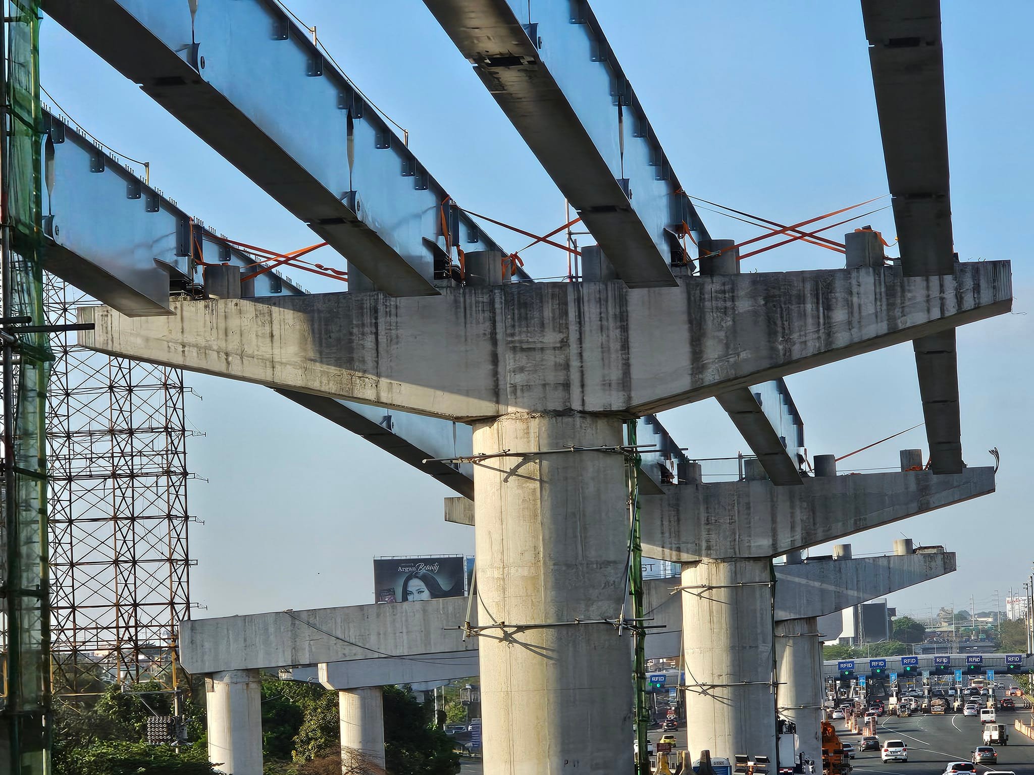 Pinoy Joyride - More and more unibridge girders installed...