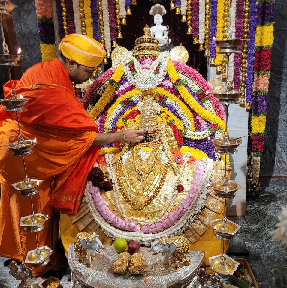 Sri Hombuja... - Sri Hombuja Padmavati Divya Darshan