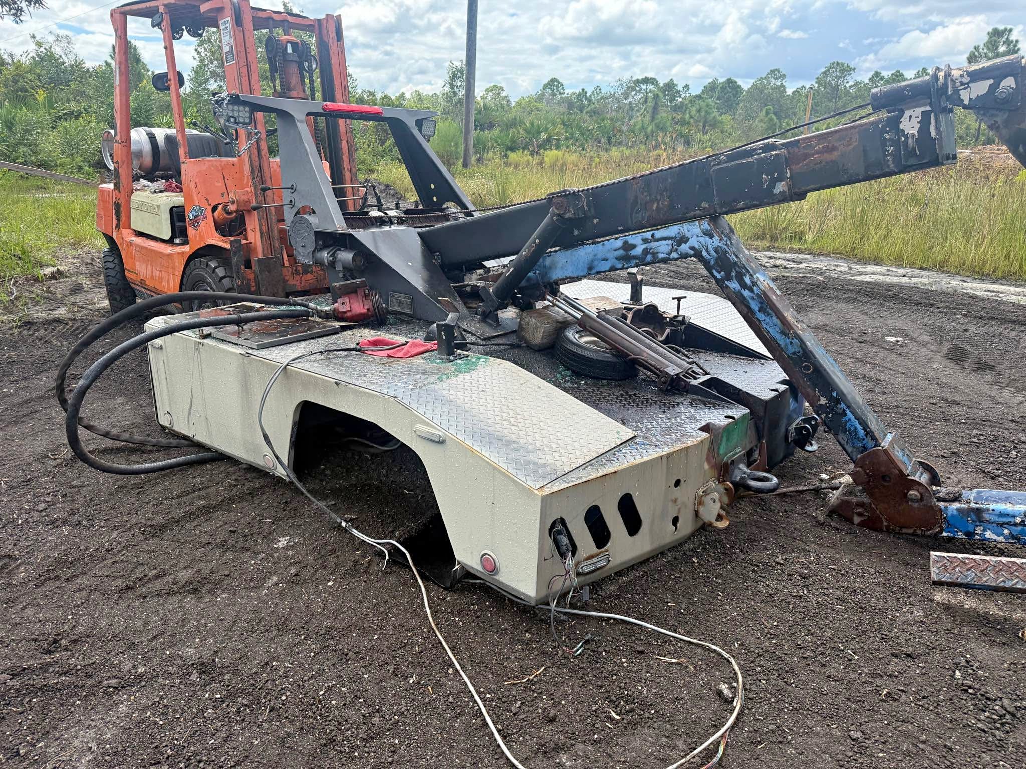 Dynamic bed self loader and boom - Commercial Vehicles - Bayshore ...
