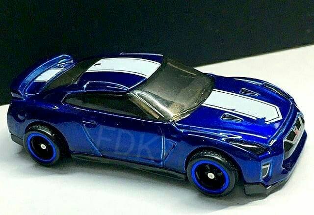 ホットウィールスーパートレジャーハン Nissan Maxima Drift Hot