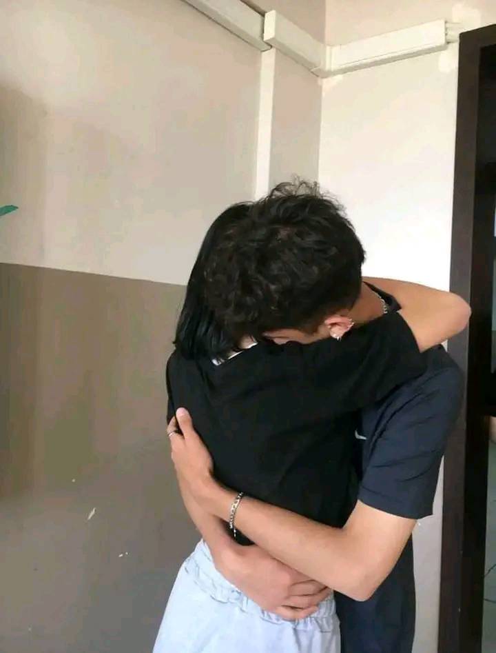 Just wanna hug you for hours without saying- ³ ♡🩷🥺 _👀🫂🫀