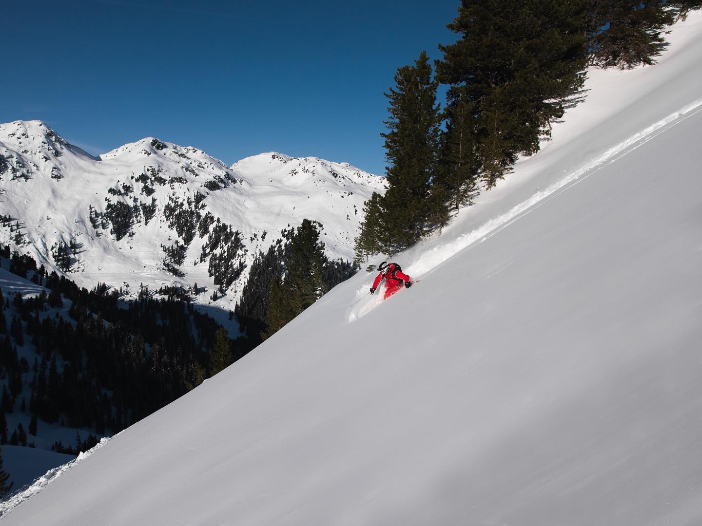 VISOR - Nothing better than the first run on the slopes!... | Facebook