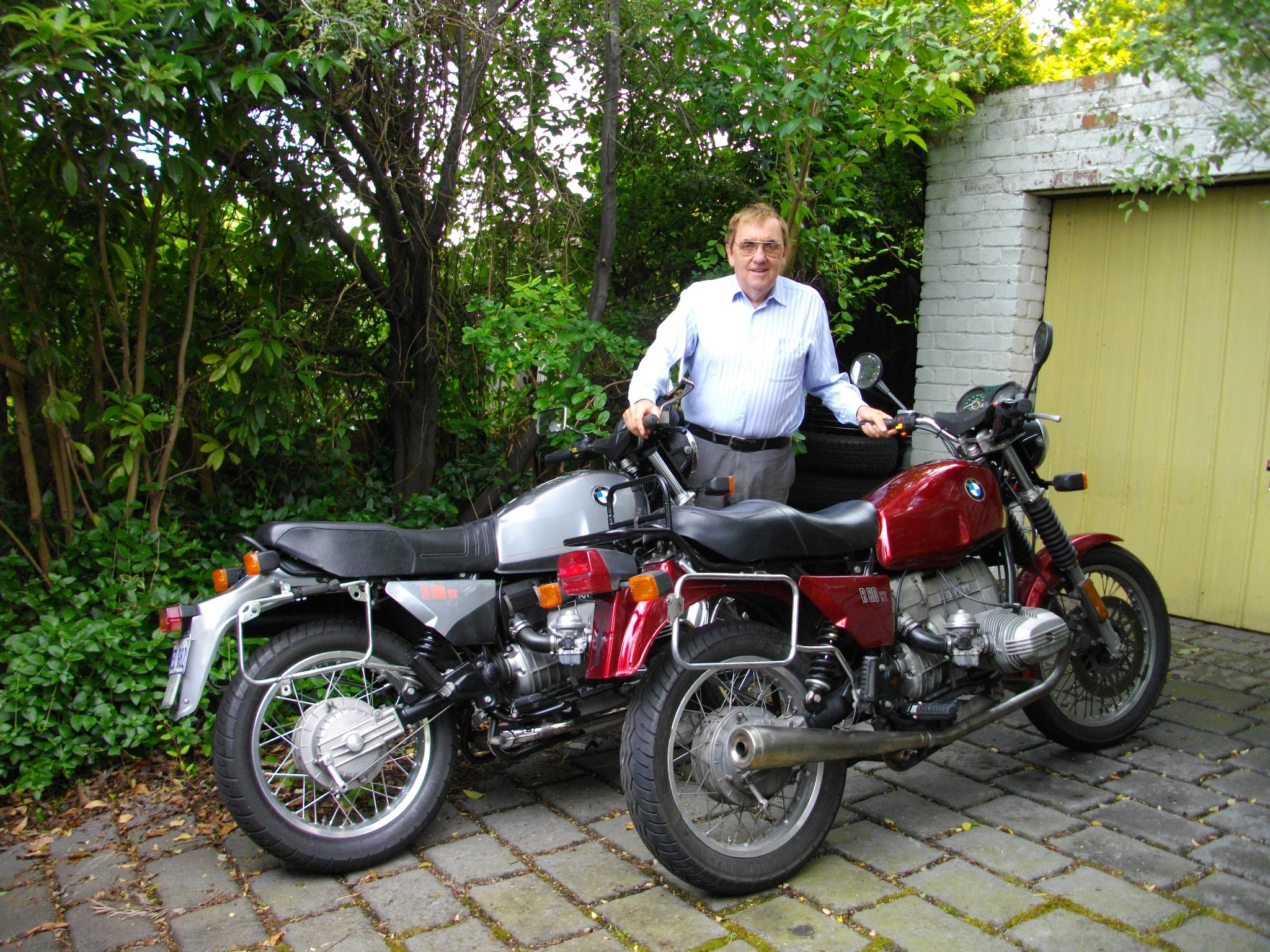 The R80ST manual was in fact a supplement to the G/S one