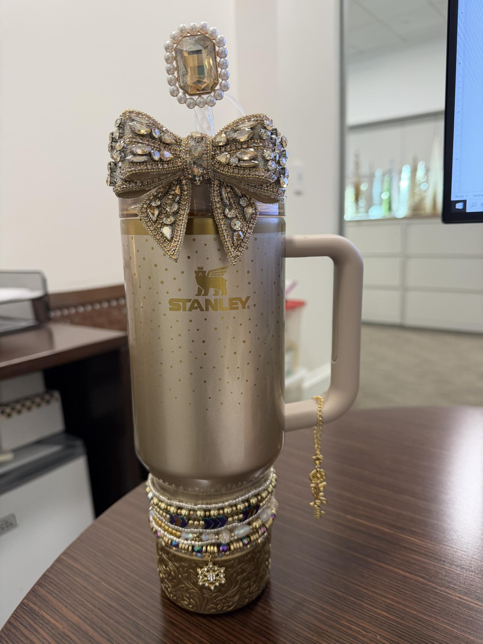 Stanley Prosecco shimmer mug 25% off