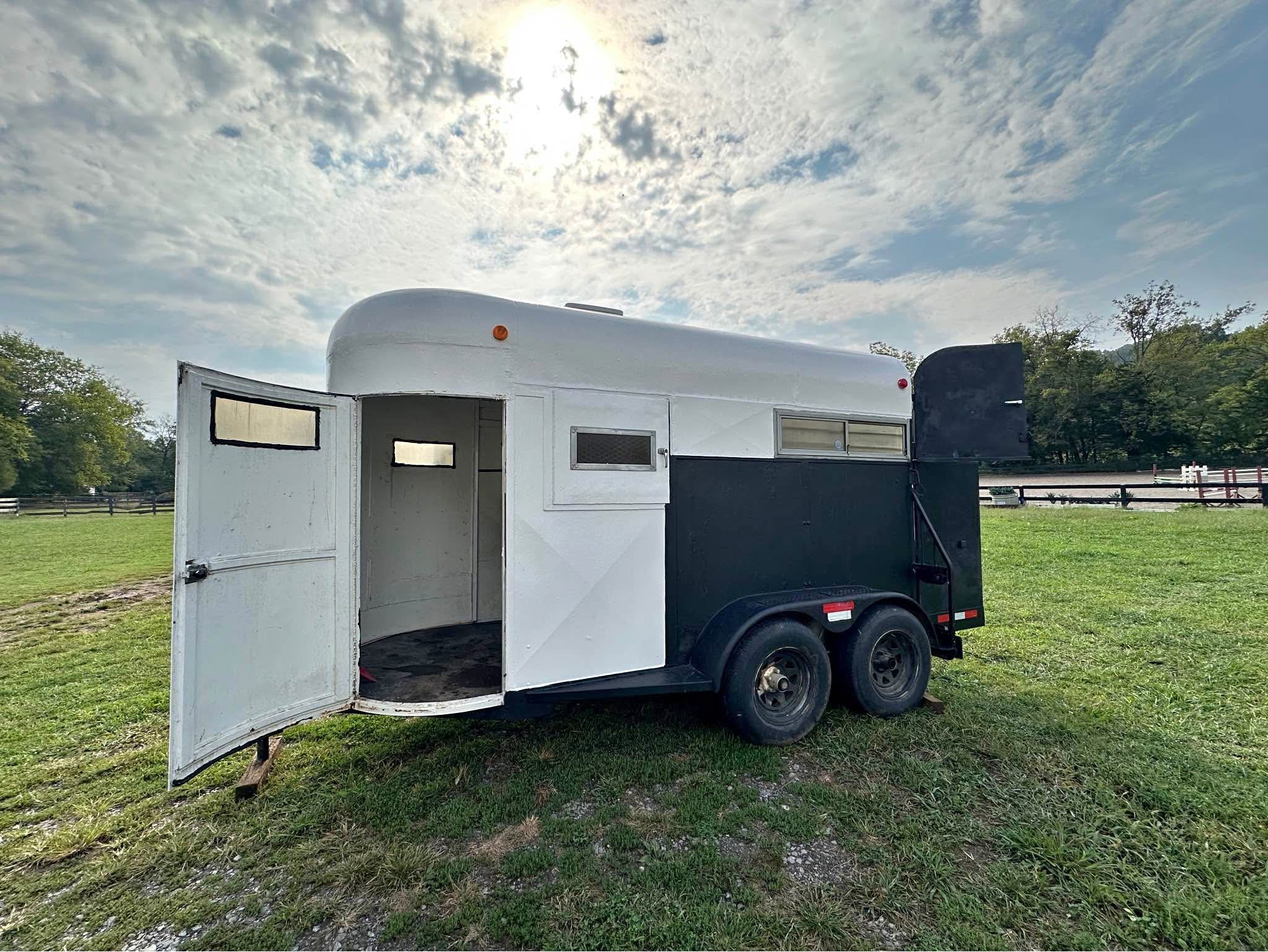 Two horse straight load trailer - Livestock Trailers - Franklin ...