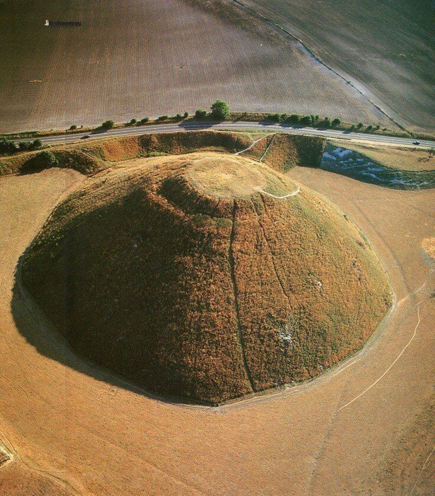 Ancient - 🏞️ “SILBURY HILL — BRITAIN’S ANCIENT EARTHEN PYRAMID” Rising ...
