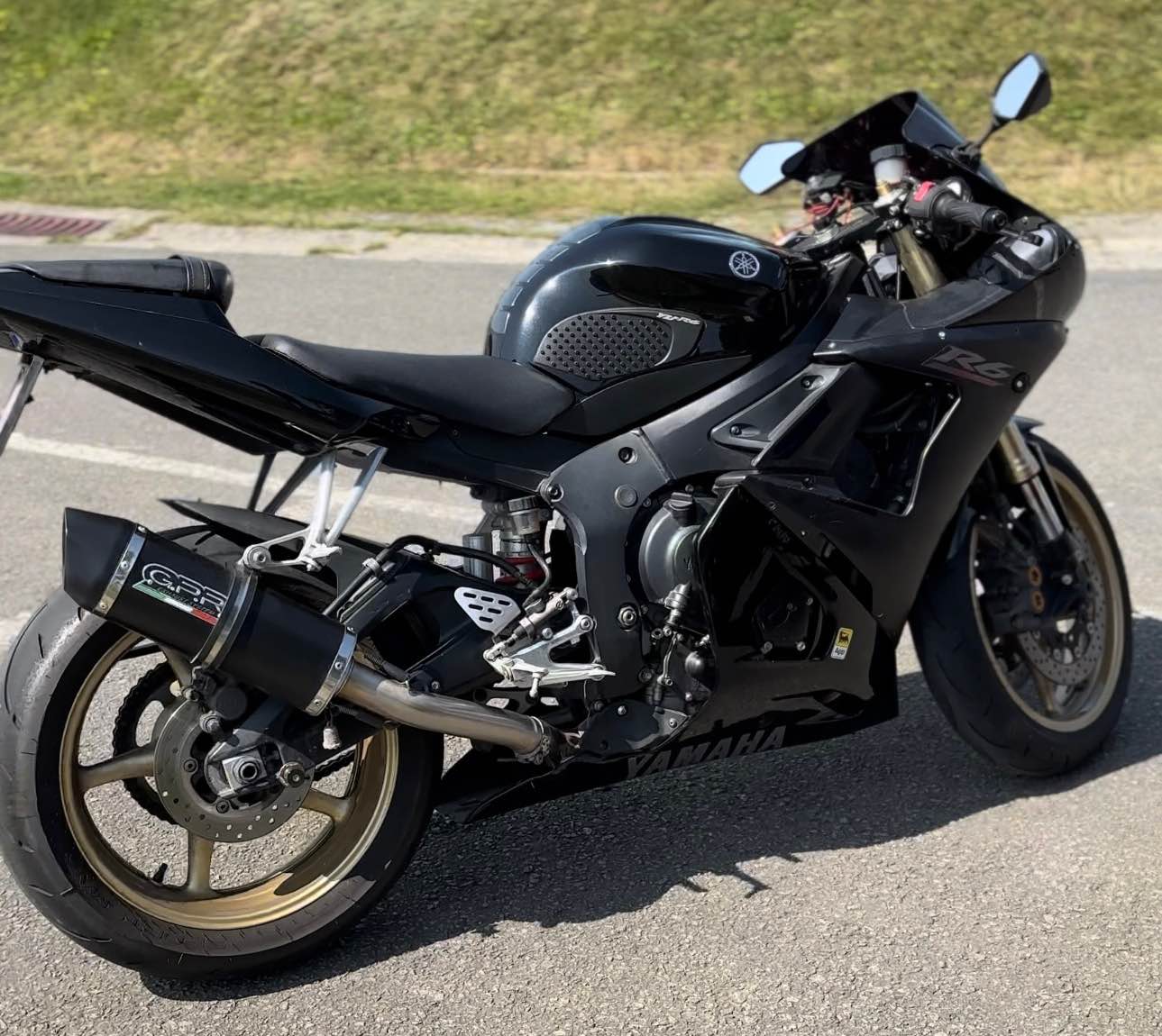 R6 2005 avec fourches inversées - Motorcycles & Scooters - Beauvechain ...