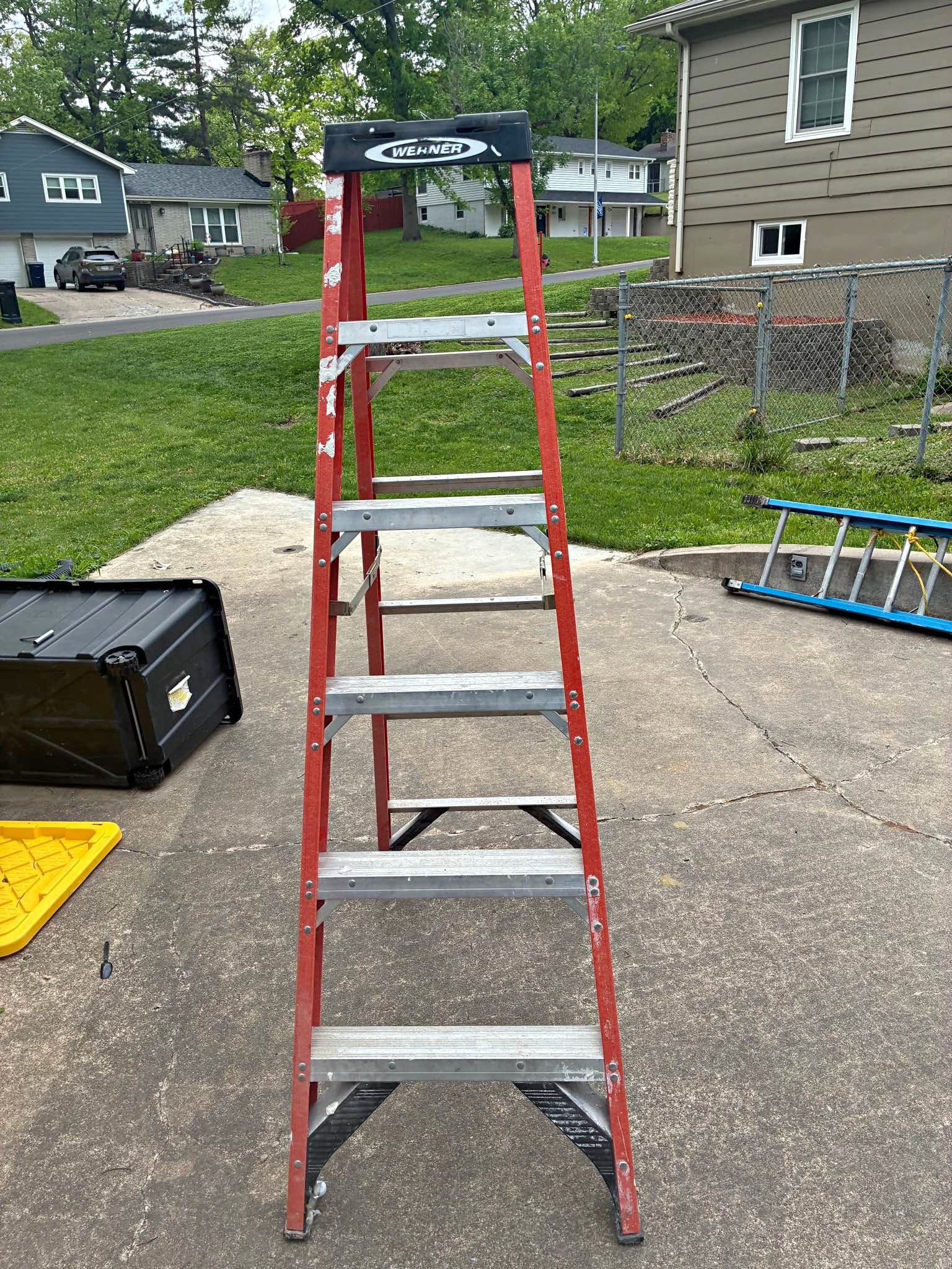 Werner 12 ft Fiberglass Step Ladder 300 lb - Ladders - Kansas City ...