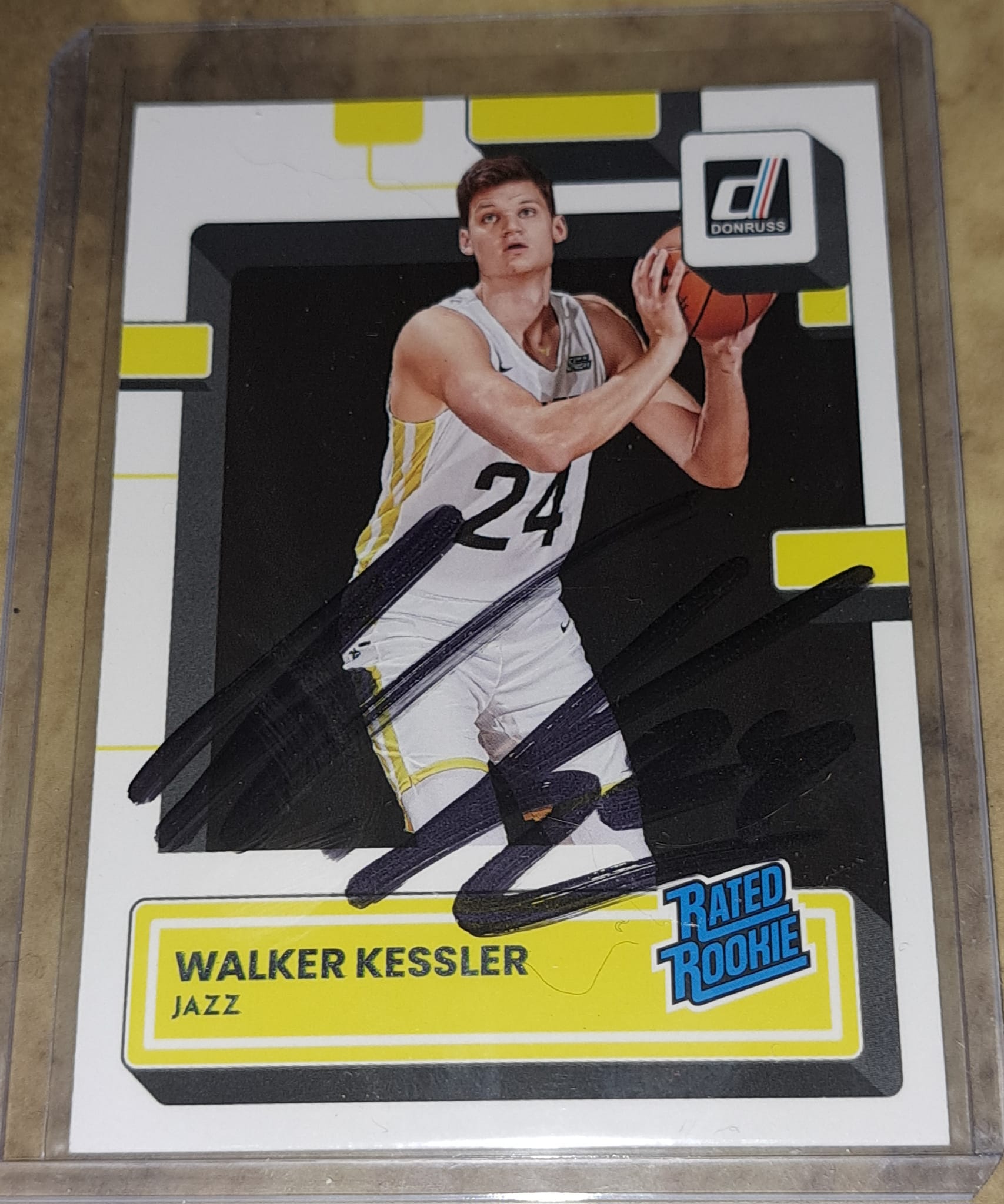 What card and marker combo for Cason Wallace autograph?