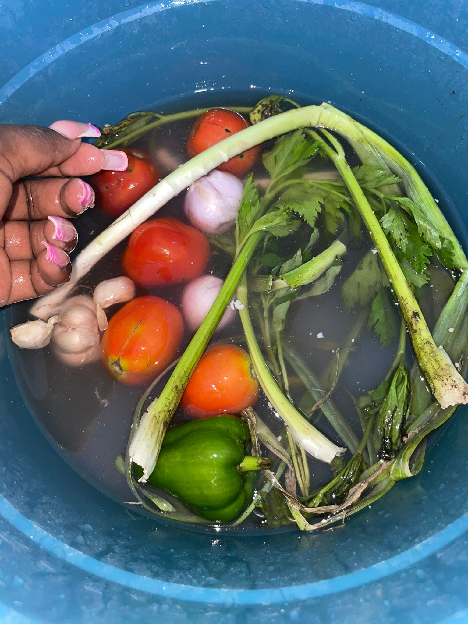 Genastar - L’eau du rinçage de la viande je lave d’abord mes tomates ...