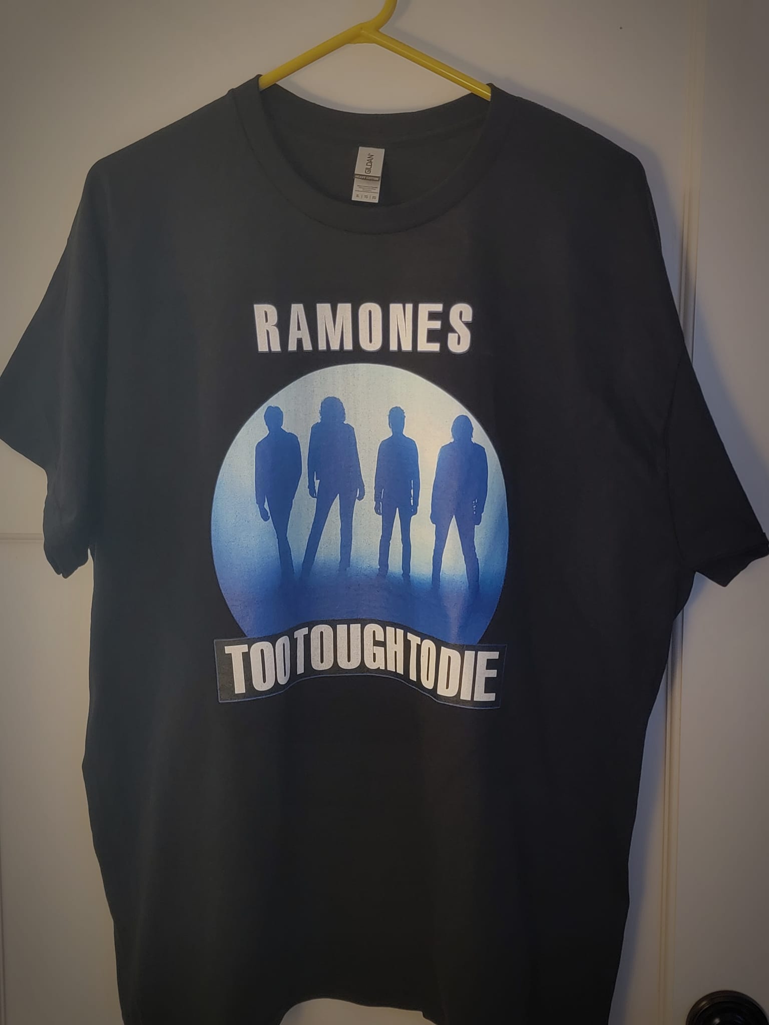 My white Ramones shirt 4 the holidays... ???