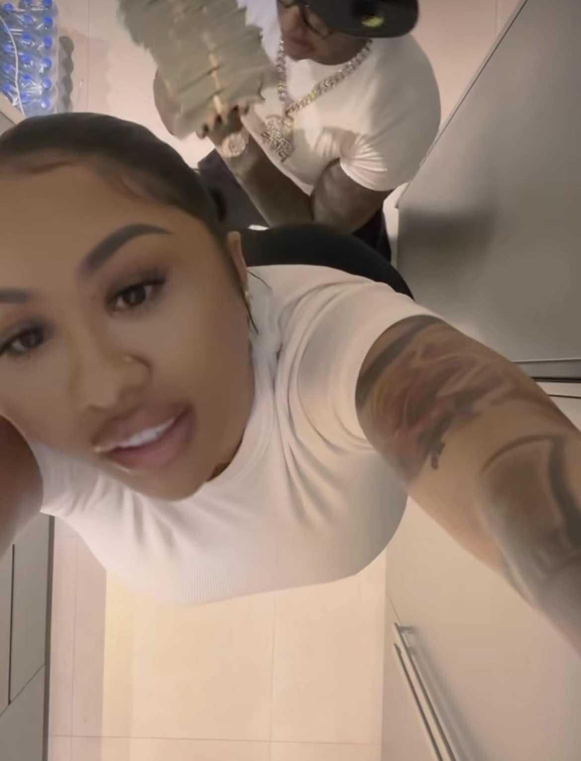 BossChicks - Ari breaks the internet after her ceiling challenge is ...
