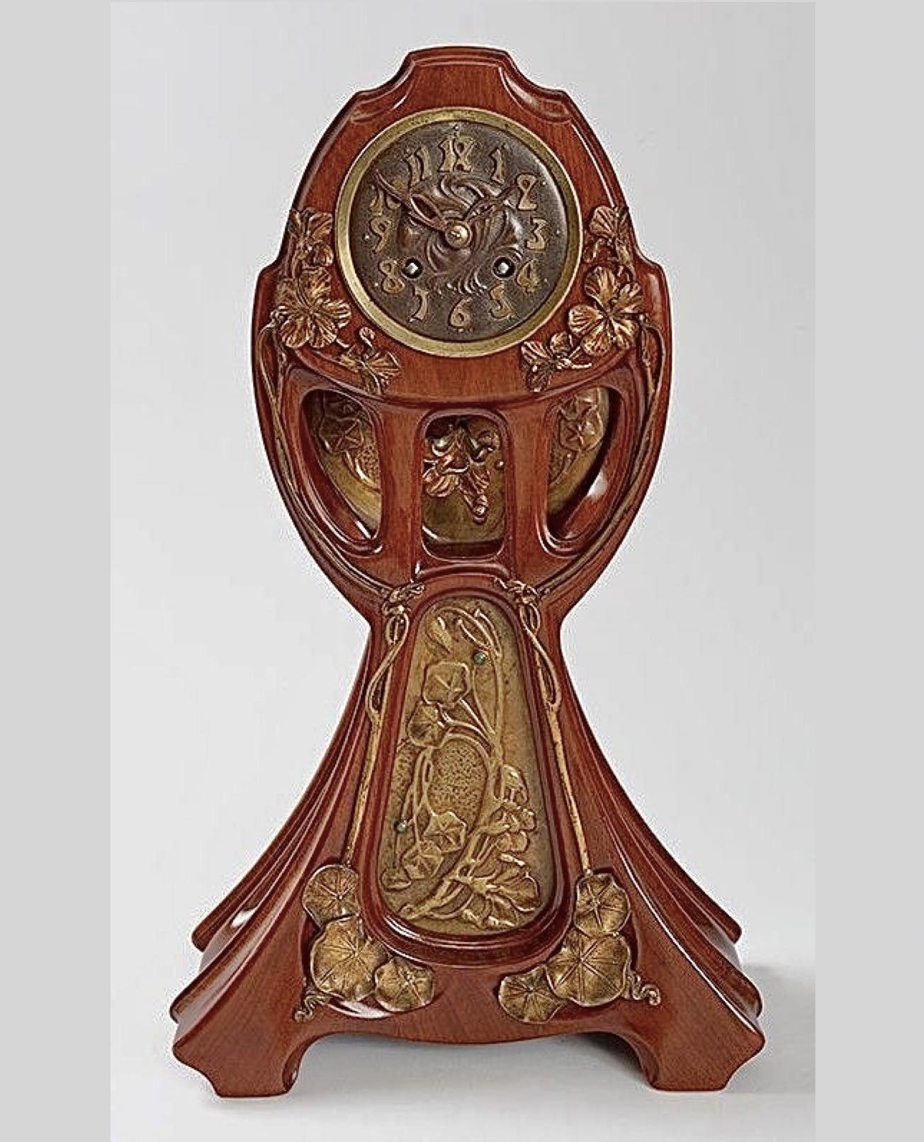 Art Nouveau - Horloge - A French Ecole de Nancy mahogany clock