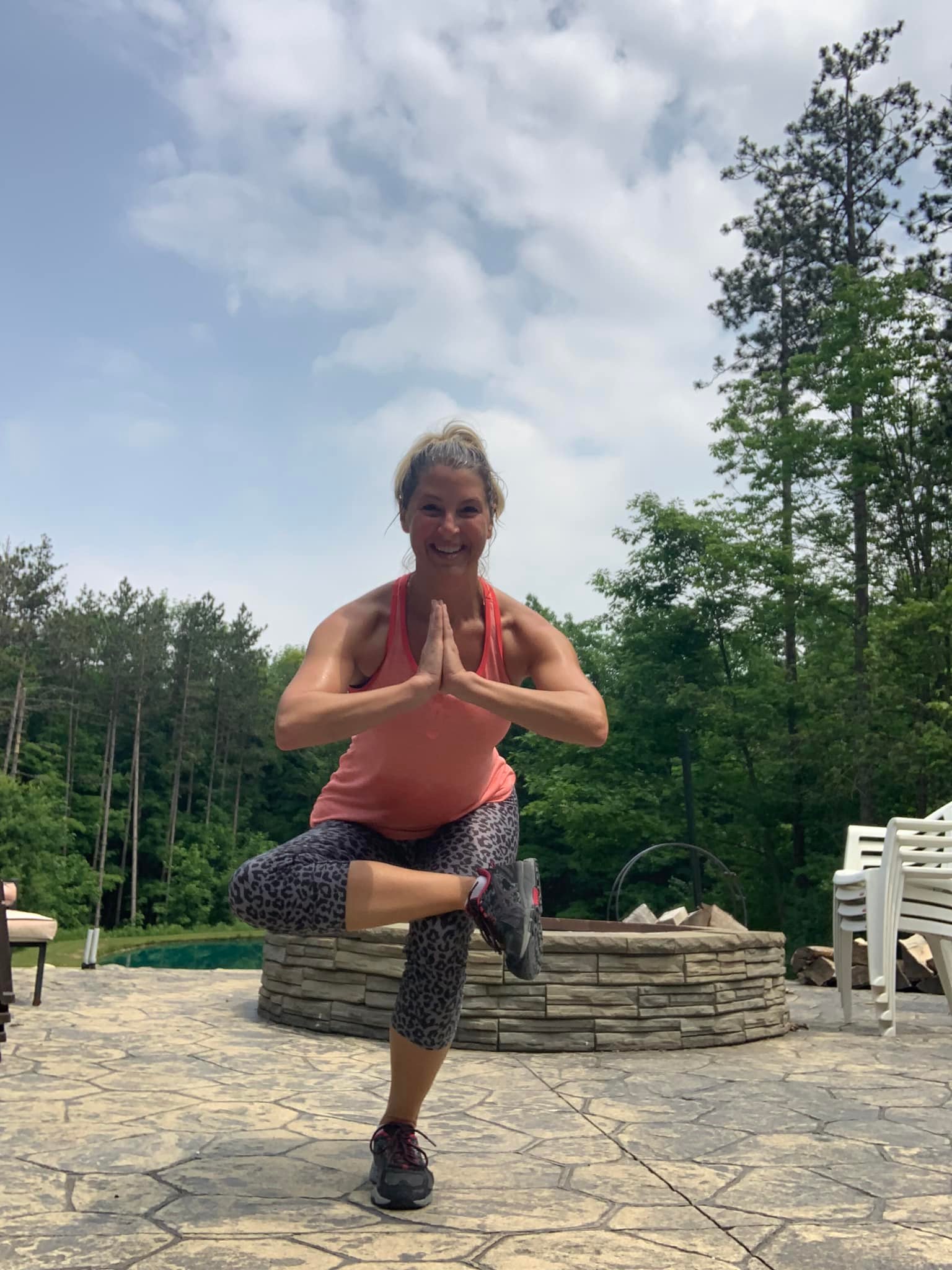 Nikki Rudd - 😳🔥 Glutes day!! 🔥😳 Don’t forget to STRETCH!!!...