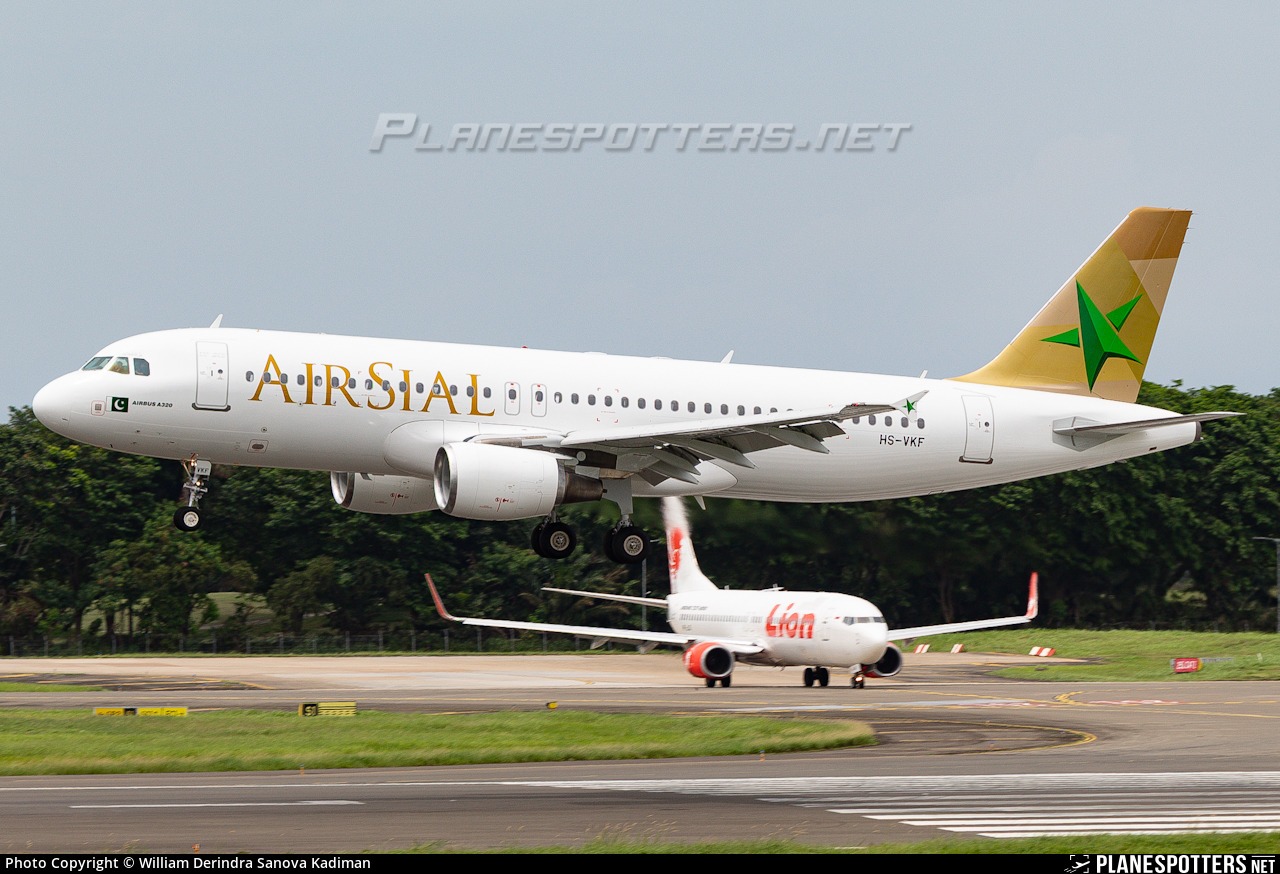 ホビーGO専用 An Airbus A320 prepared at Jakarta Soekarno Hatta International