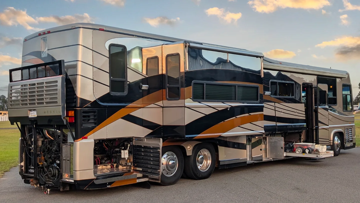 2002 Newell Coach Triple Slide... - Rving with Andrew Steele | Facebook