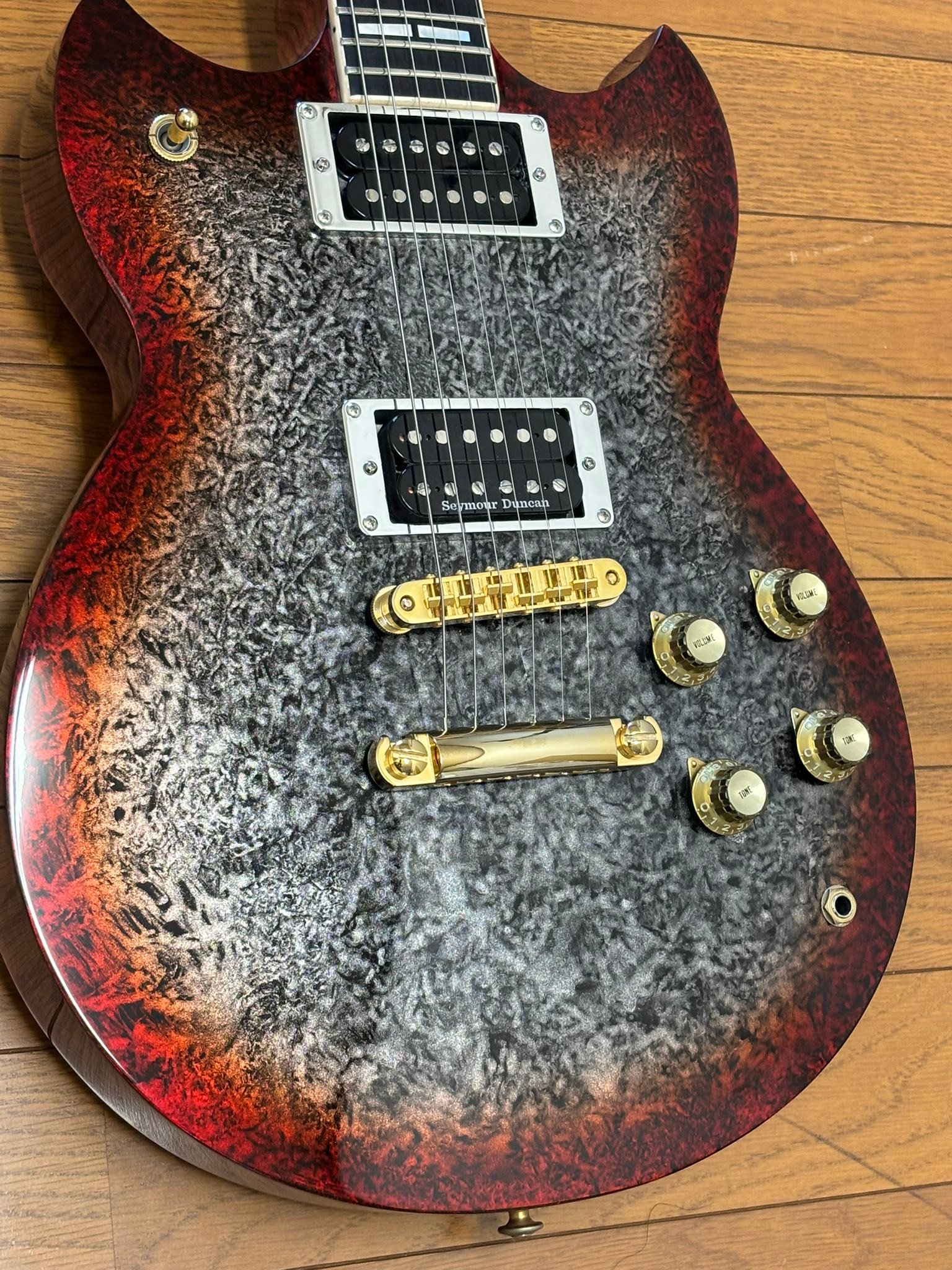リフィニッシュしました 8ヶ月待ちでした キルト仕上げを相談してまし