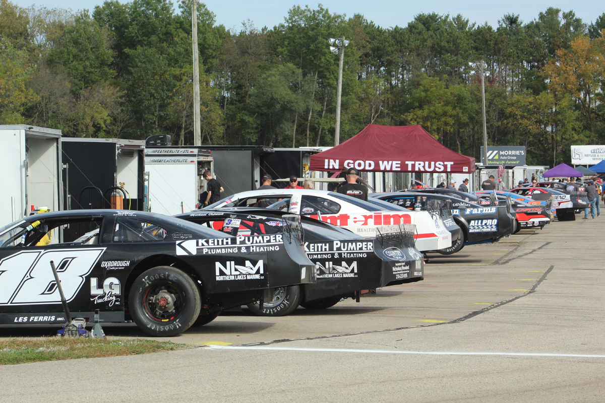 The Midwest Racing... - The Midwest Racing Connection
