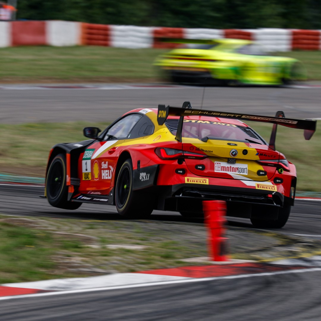 Slide into the weekend like... - Paddock Legends Onlineshop