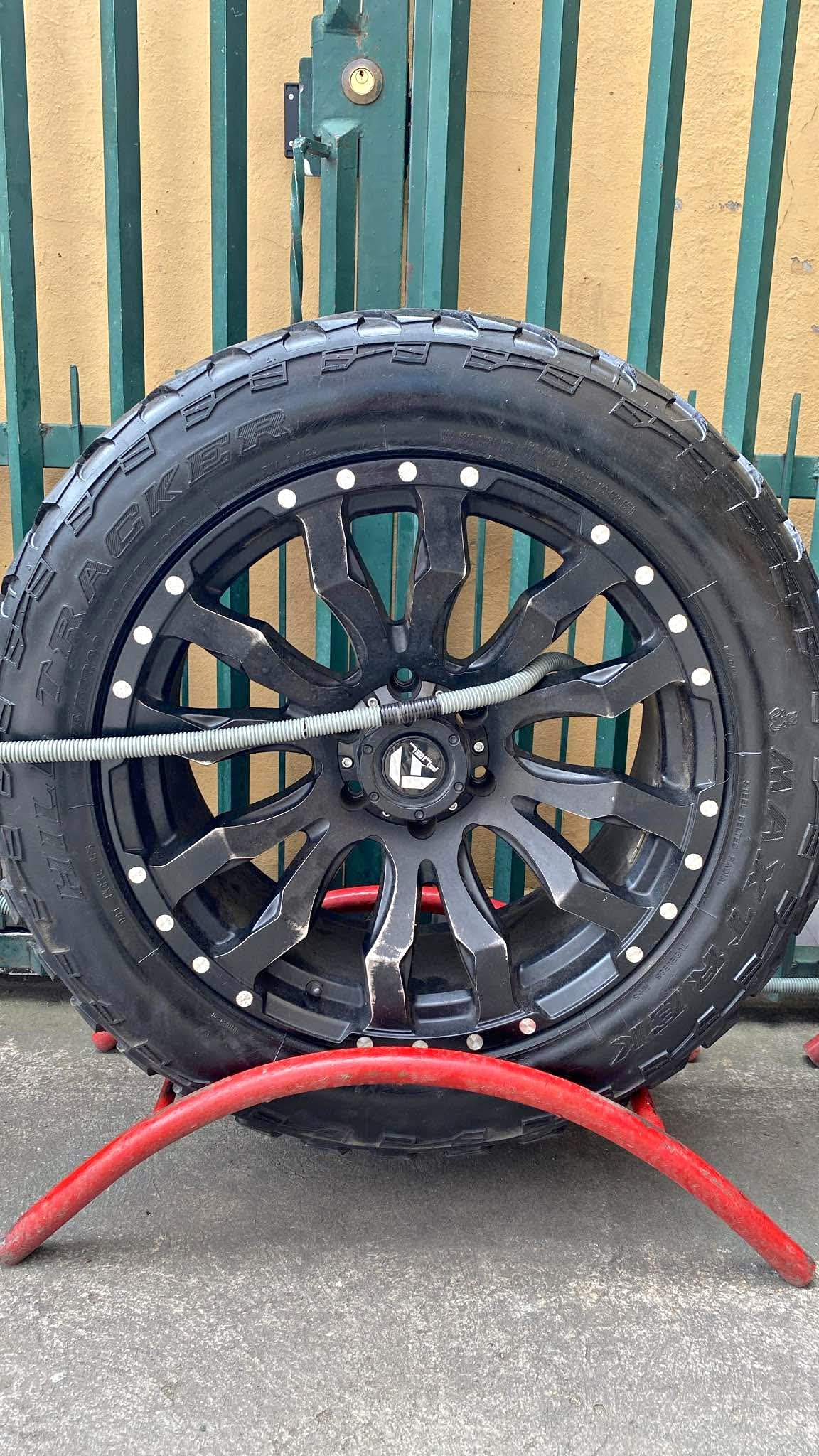 En Cuenca AROS Y LLANTAS RIN 20 x 9 MM - 6 huecos. Ideal para Toyota ...
