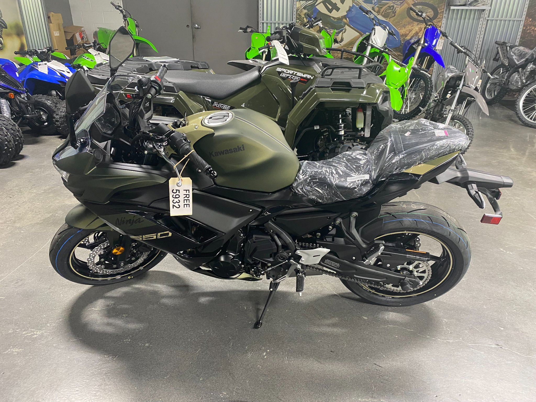 2025 Kawasaki Ninja 650 ABS motorcycle with $500 rebate
