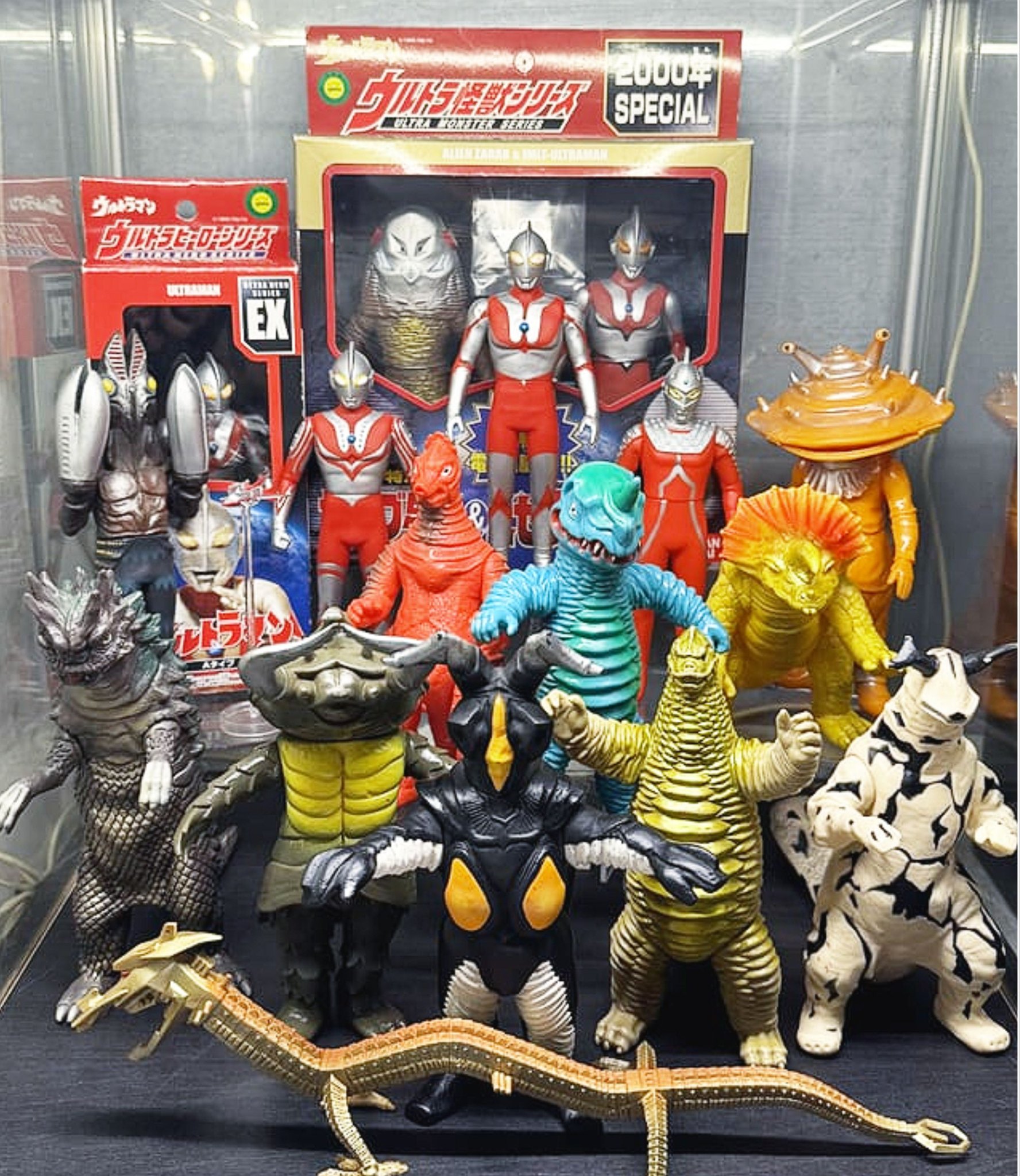 SKC Ultraman series 1-10 figures collection