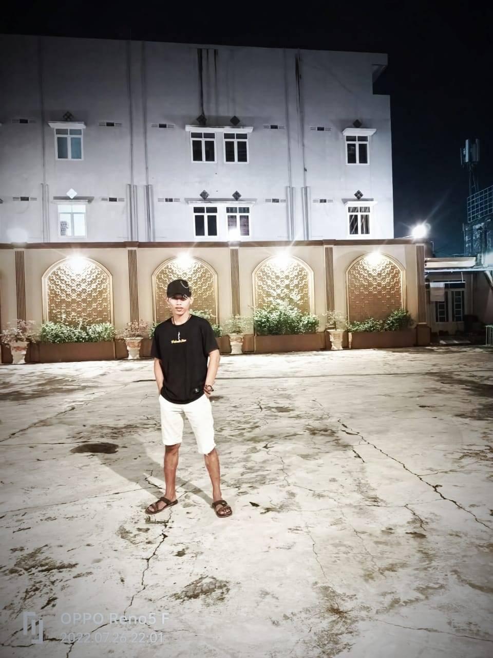 Azain Tok