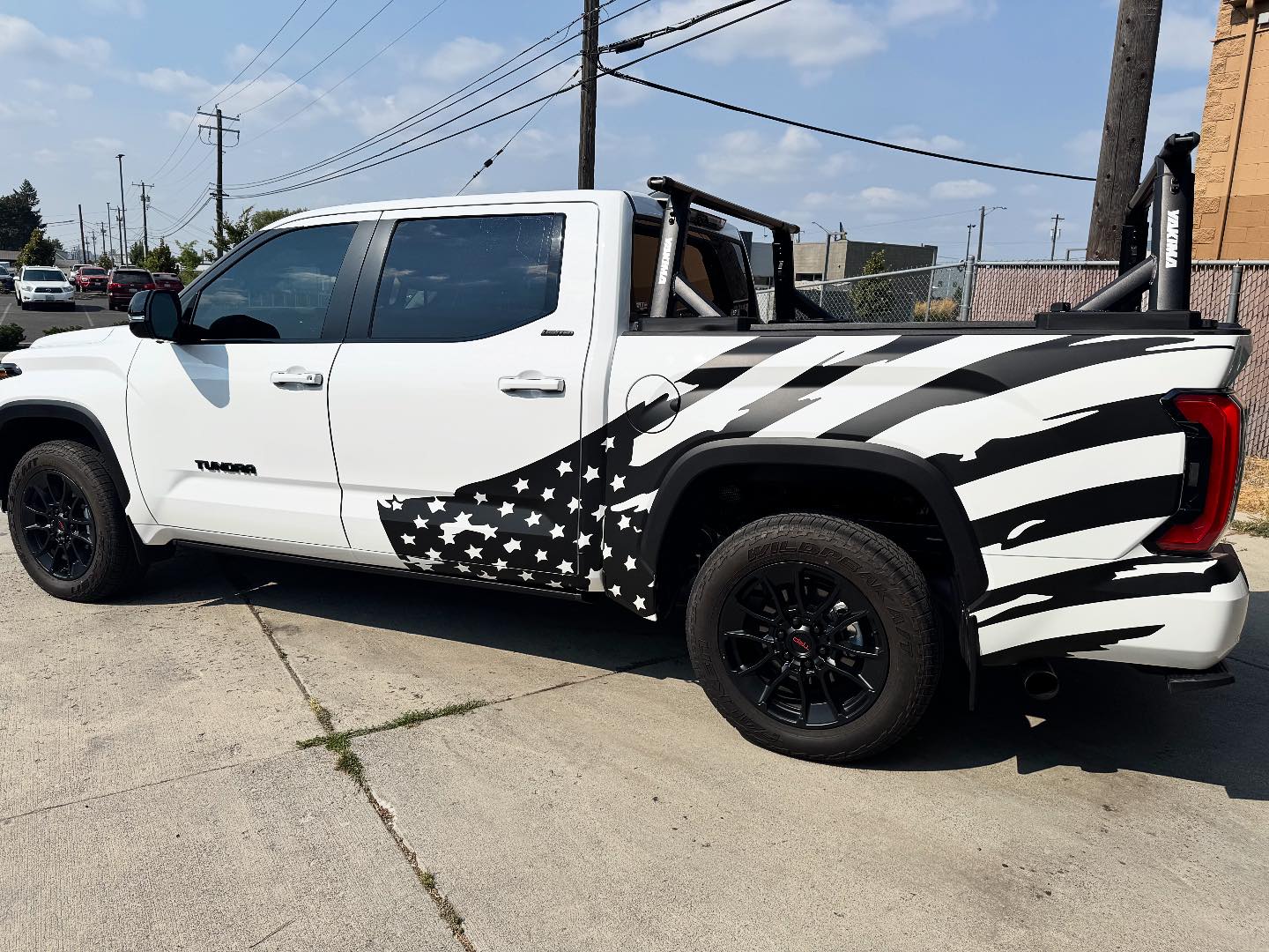 Petty - 🇺🇸🔥 Fresh wrap out of the shop! 🔥🇺🇸 This Tundra got a bold ...