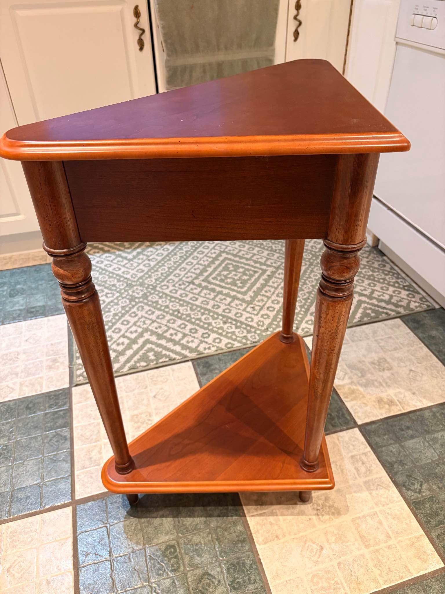 Side table - End & Side Tables - St. John's, Newfoundland and Labrador ...