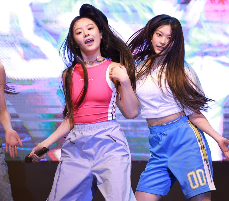 220921 Hanni rare data 999 pics (Kpopdata.net) 하니 데이터