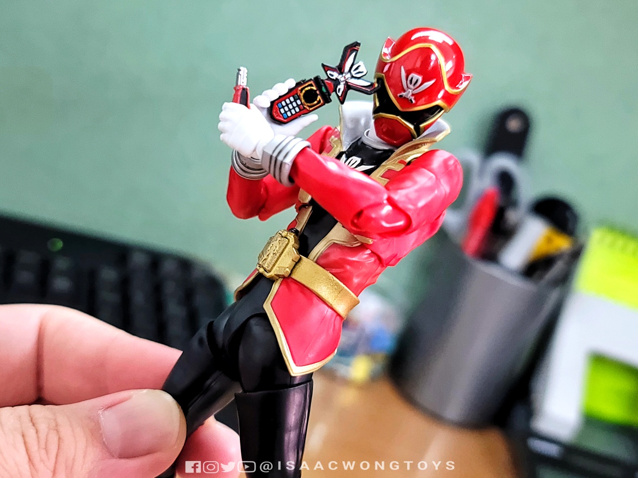 簡單開箱] S.H.Figuarts 真骨彫製法- 海賊戰隊豪快者/ 豪快紅 