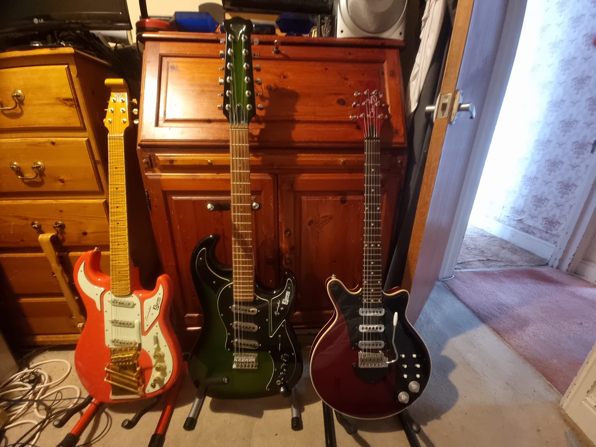 Brian May's history with Burns Tri-Sonic pickups