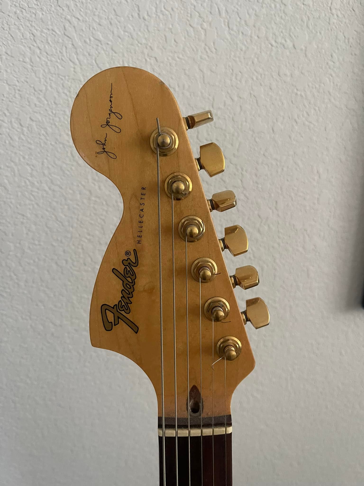 What is the information about the John Jorgenson Strat guitar?