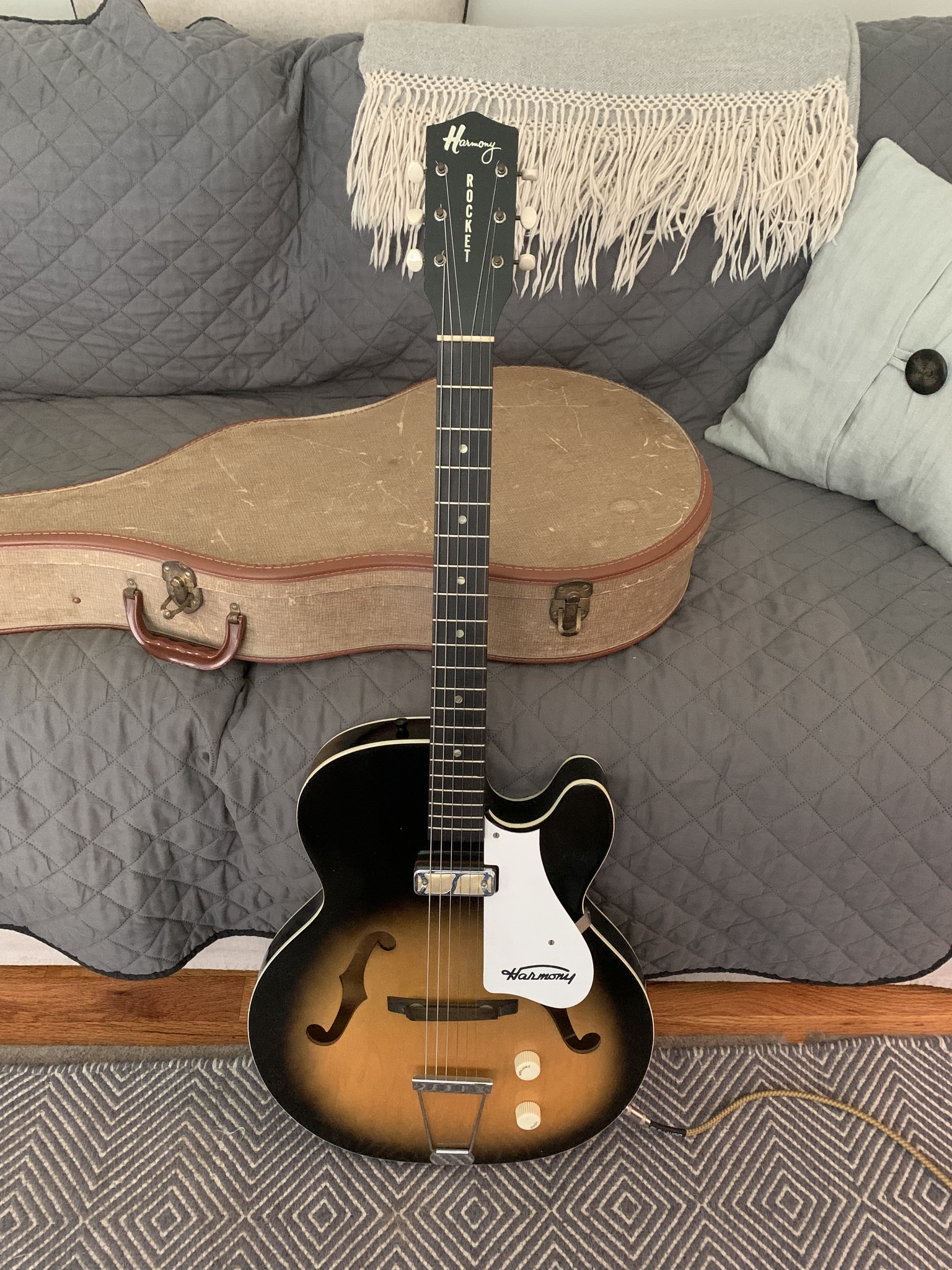 Playing a 1966 harmony rocket guitar