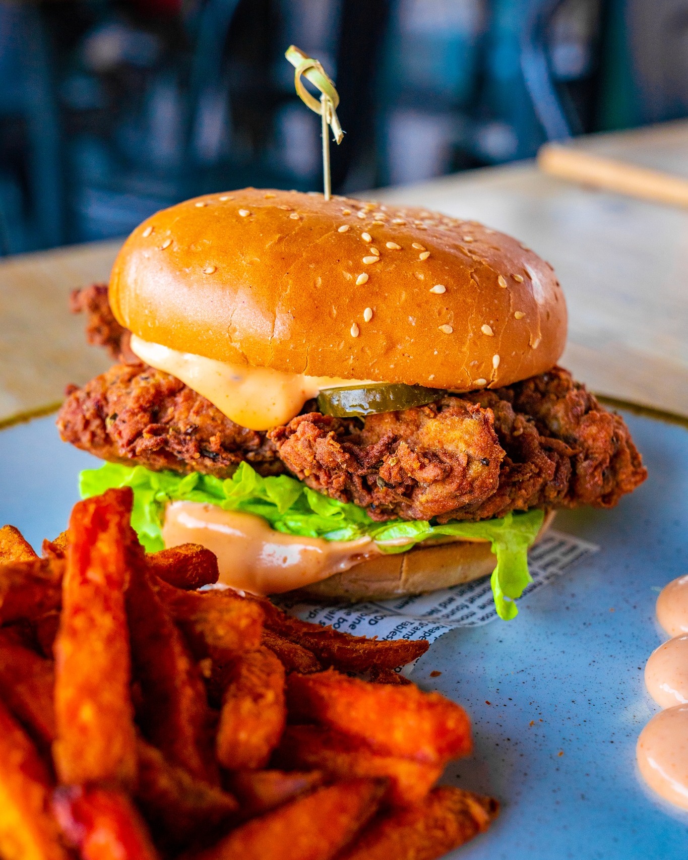 Platform T8 - 😍🍔🤤 Bite into our Southern Fried Chicken...