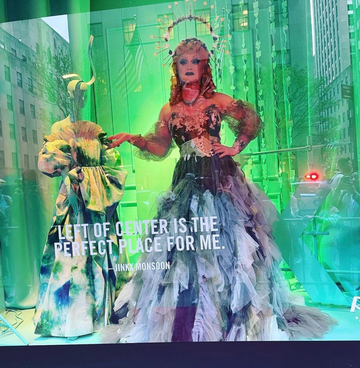 jinkx monsoon green dress Meeting drag queen at Drag Becomes Her Honeymoon