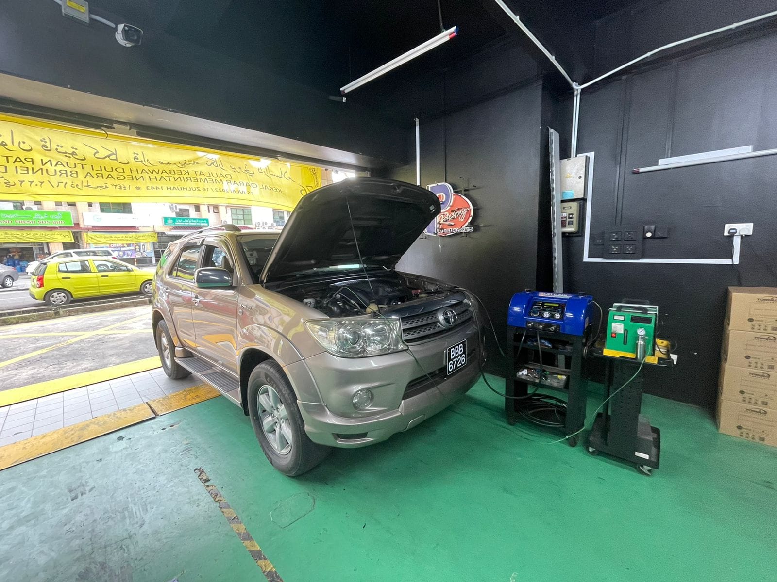 Toyota Fortuner came for LM Fuel System... - Revving R Garage