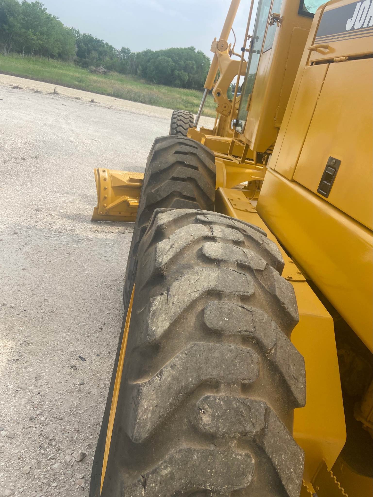 1997 John Deere 670b