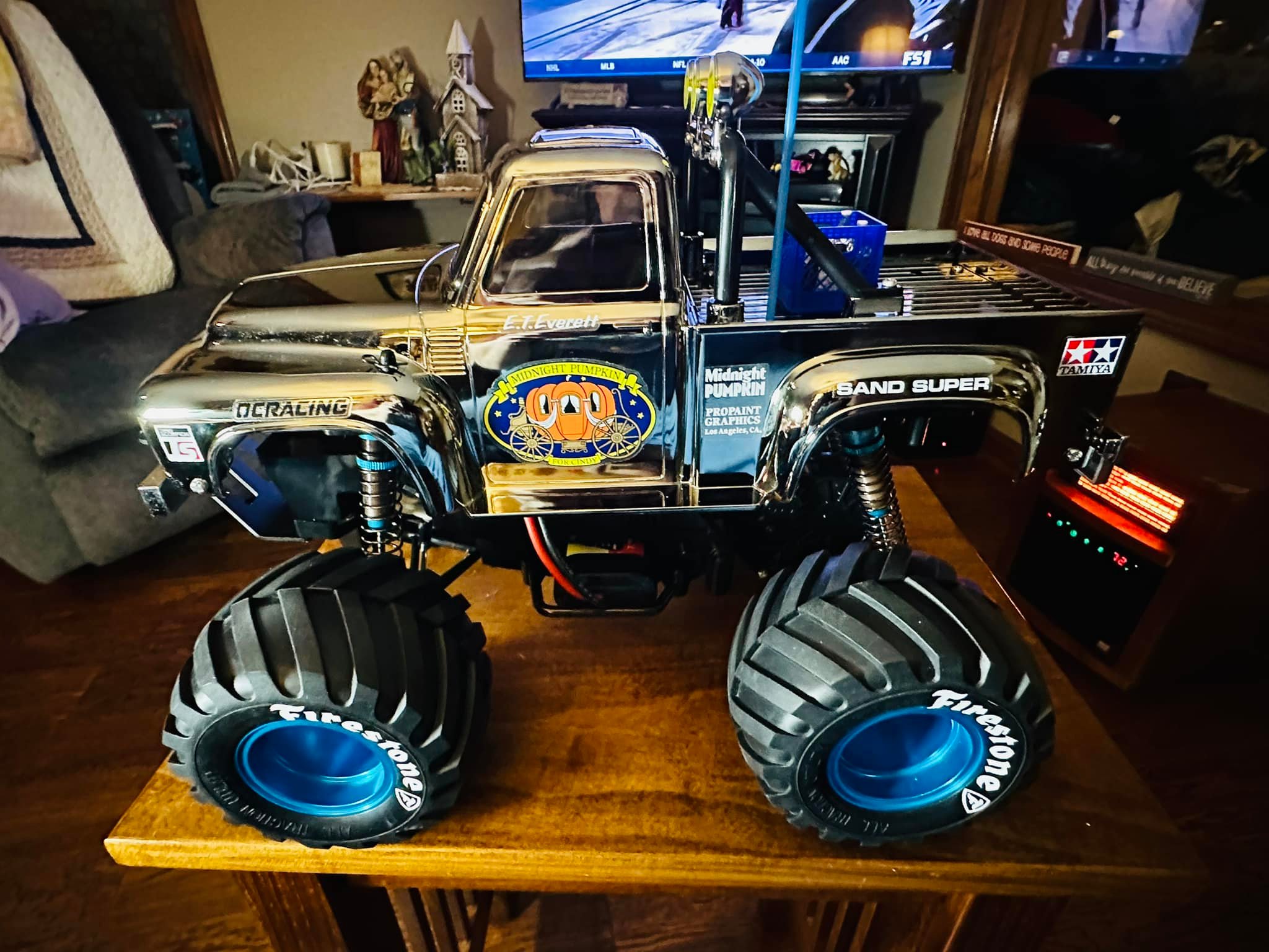 What is the Tamiya Lowride Pumpkin RC model?