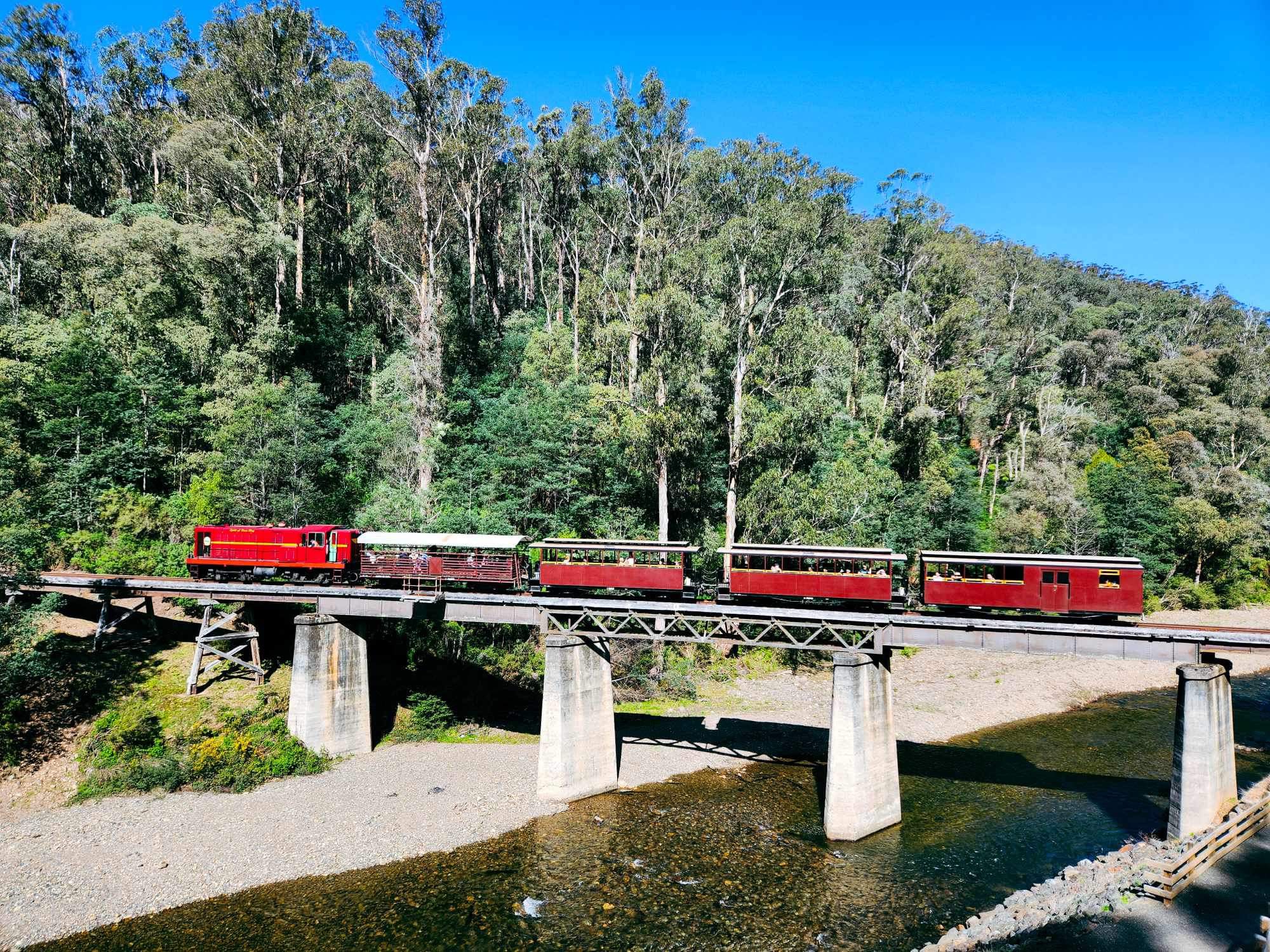 A spectacular image - the 10... - Walhalla Goldfields Railway | Facebook