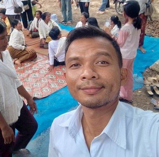 ក្មួយប្រុសទាំង2 ដើរពីស្រុកមង្គលបុរីទៅសៀបរាប ...