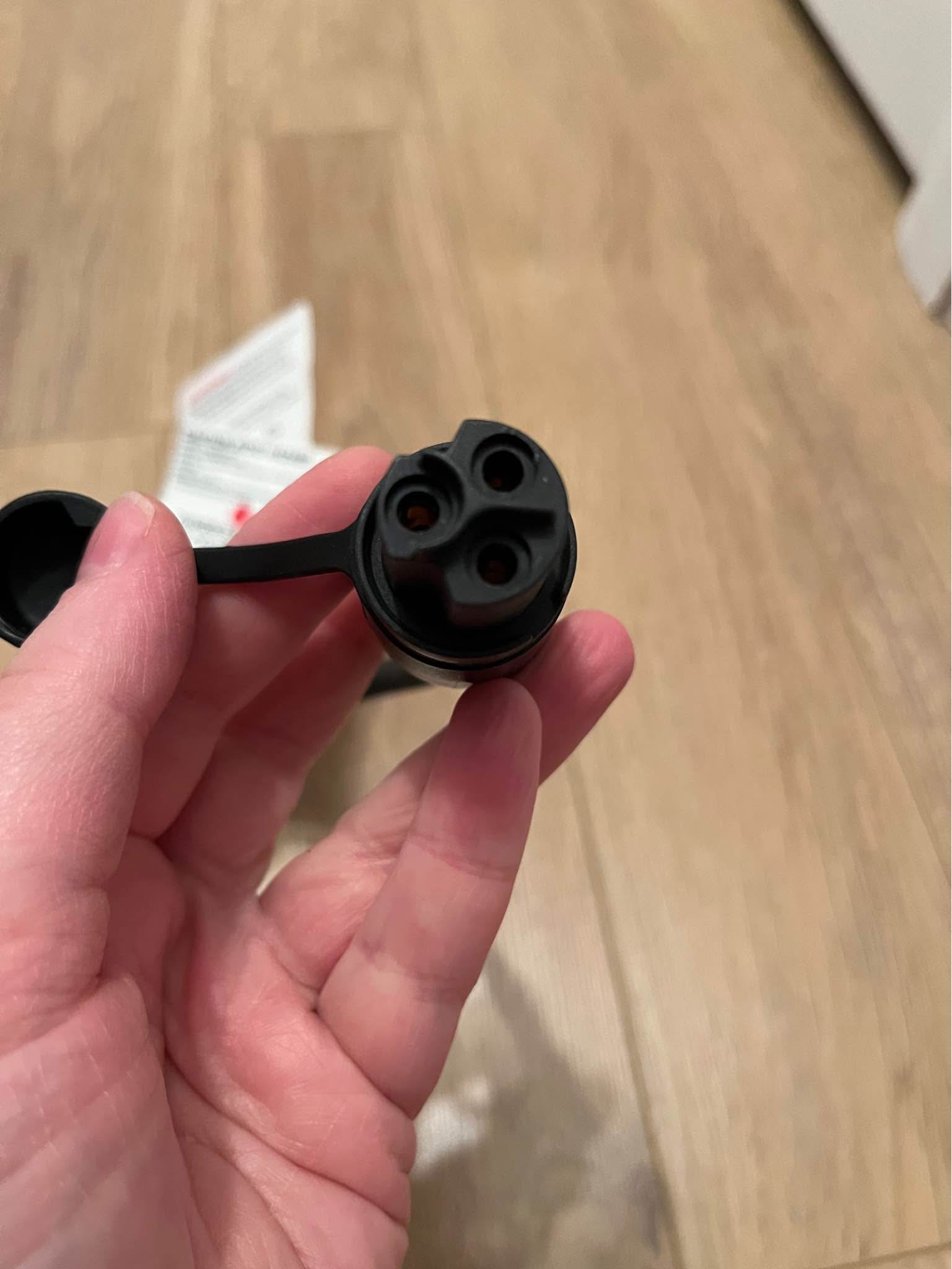 Mini plug DEFA pour chauffe-moteur - Cables & Adapters - Quebec, Quebec ...