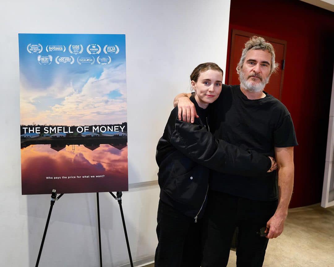 rooney mara smoking cigarette nude Rooney Mara smoking a cigarette as Mary Magdalene while Joaquin Phoenix is  on the cross behind her is one of the most unintentionally funny behind the  scenes photos ever taken. This is