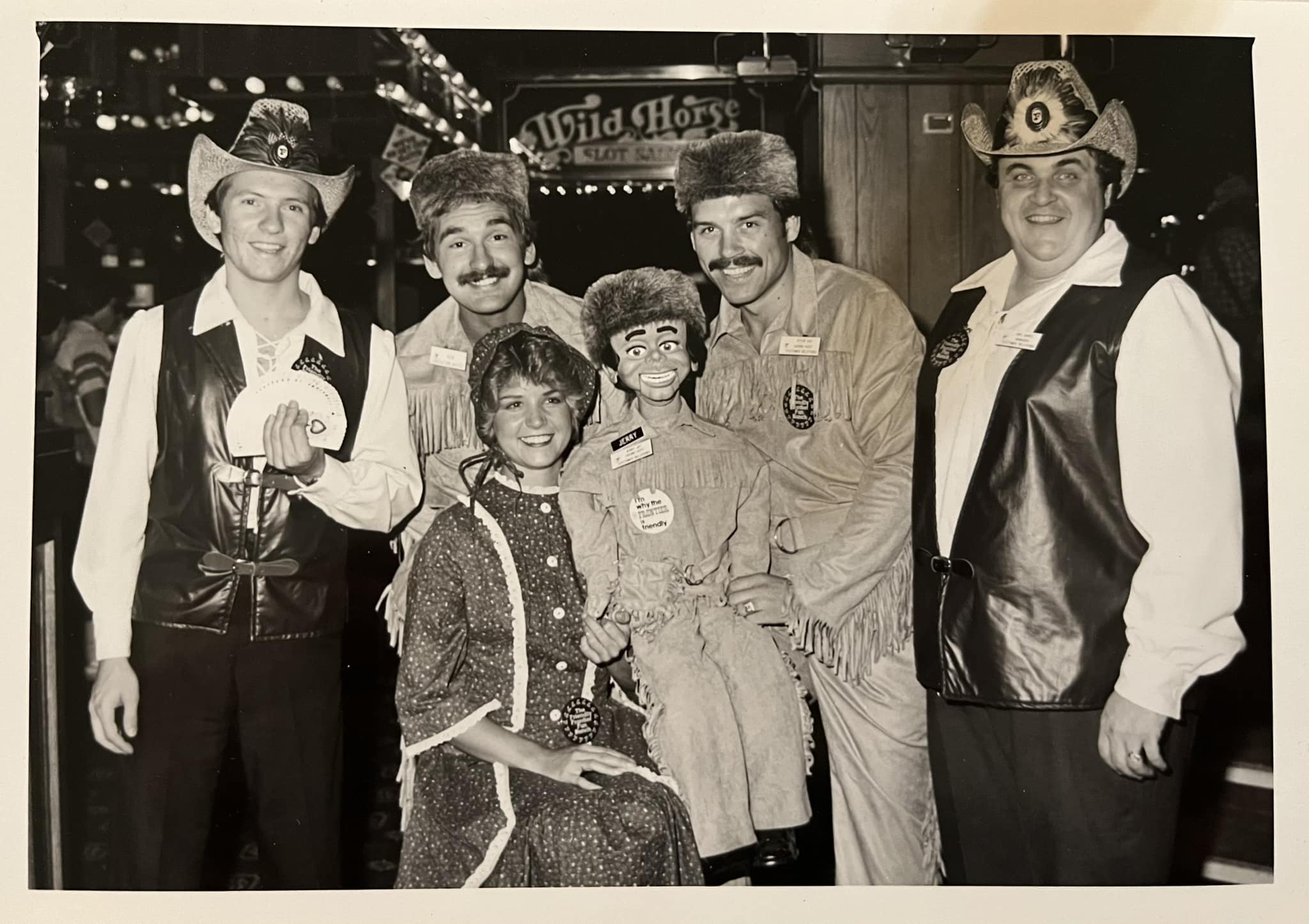 美品 Frontier Hotel 赤 オールド カジノデック Remembering the Frontier Hotel in old Vegas